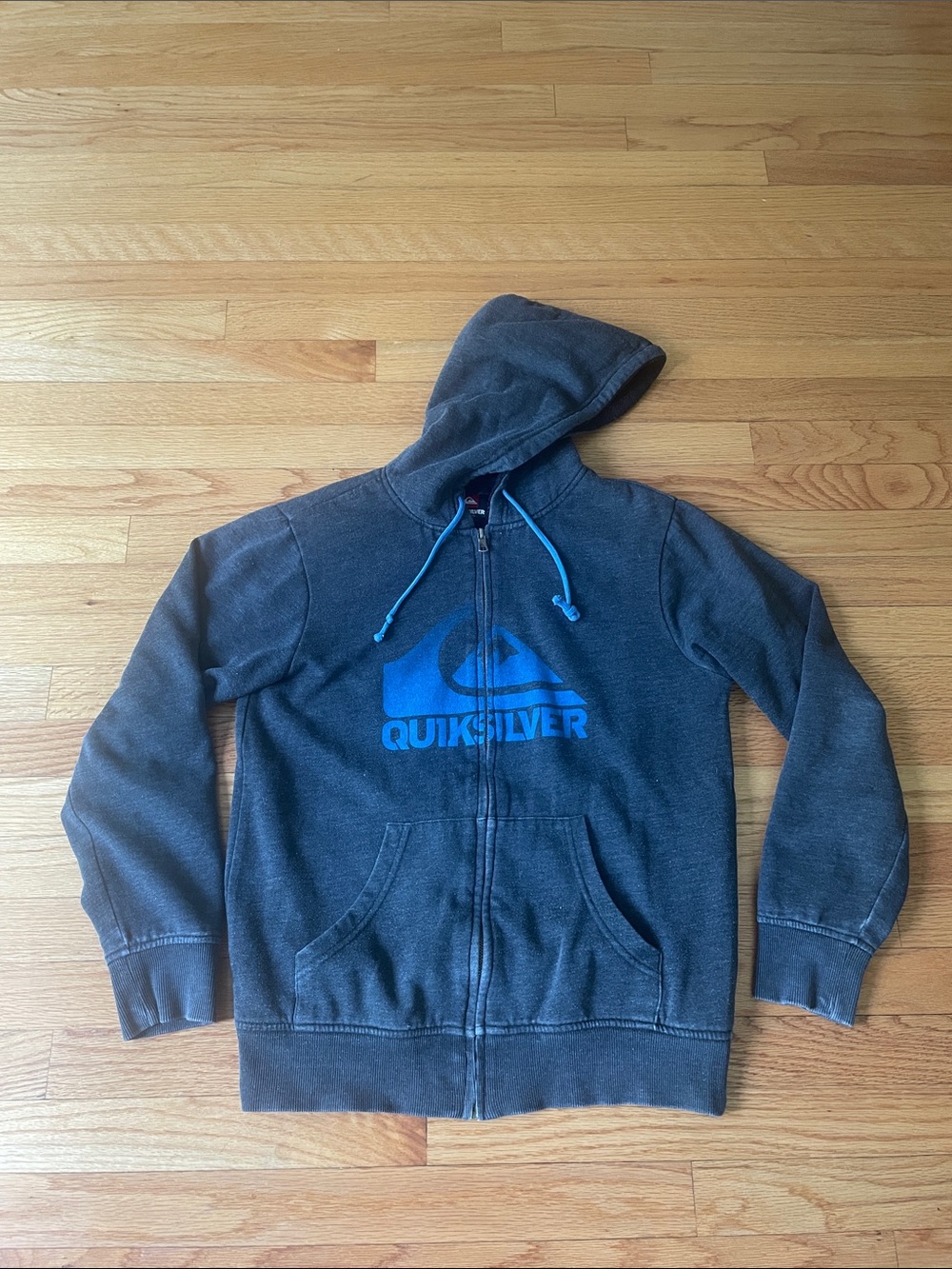 Y2K Quiksilver zip up Hoodie faded with Bright Blue Logo size small Sherpa lined